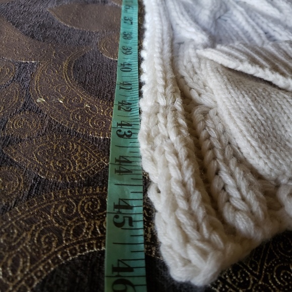 SCARF - Picture 2 of 5